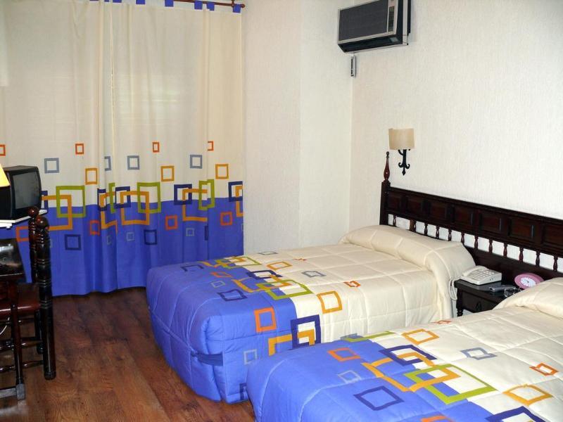 Hotel Restaurante Las Galias Zuera Bilik gambar