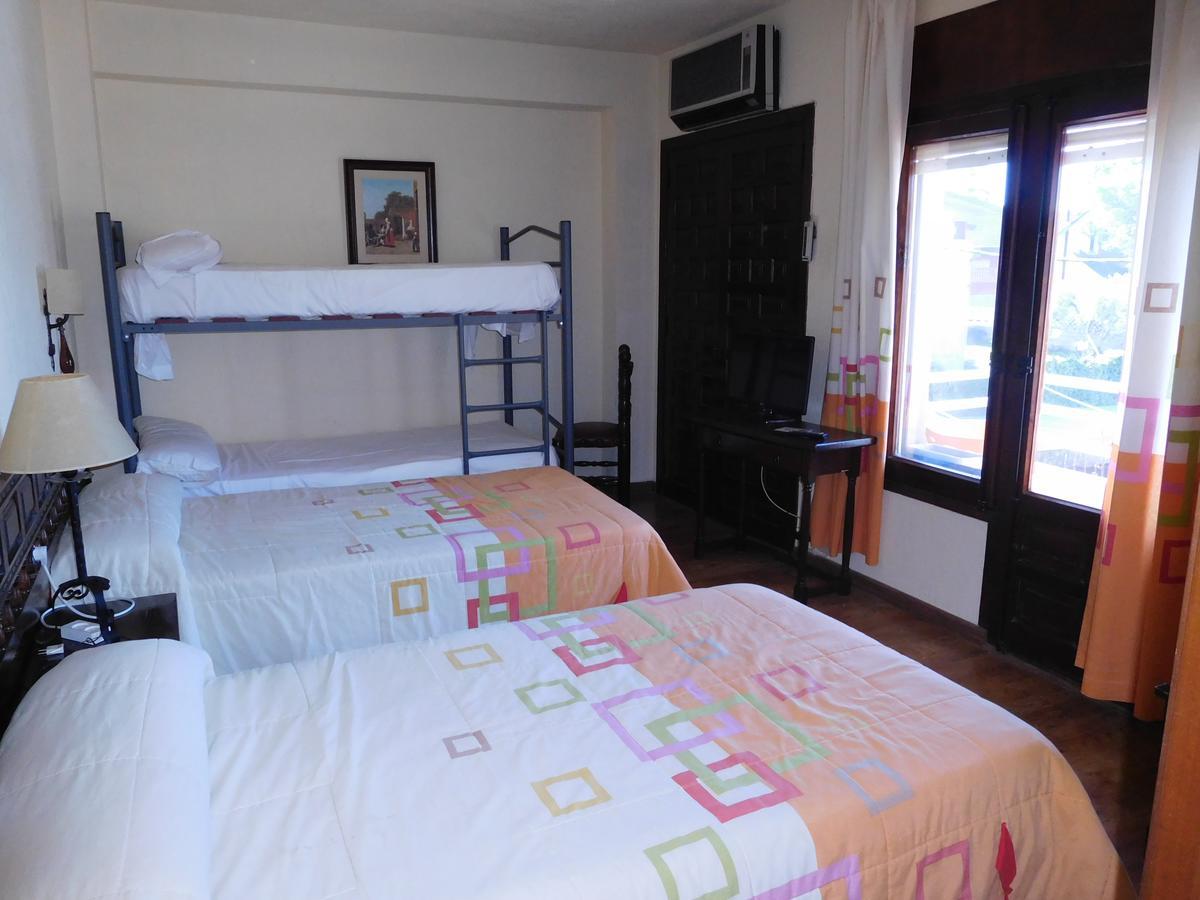 Hotel Restaurante Las Galias Zuera Luaran gambar